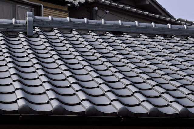 8種類ある屋根材を徹底比較！選ぶポイントや価格・耐用年数も解説！ | プロヌリ｜外壁・屋根塗装業者を見積り比較