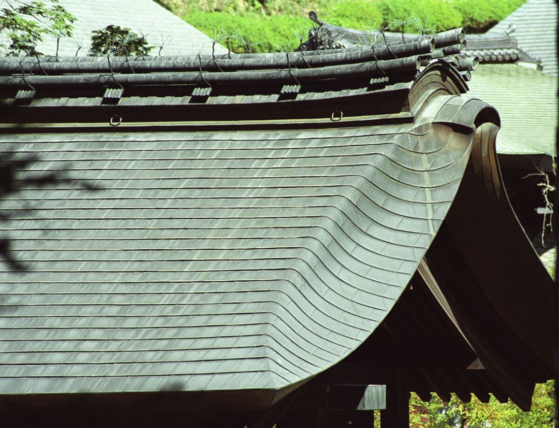 京都でよく見られる「銅板屋根」について